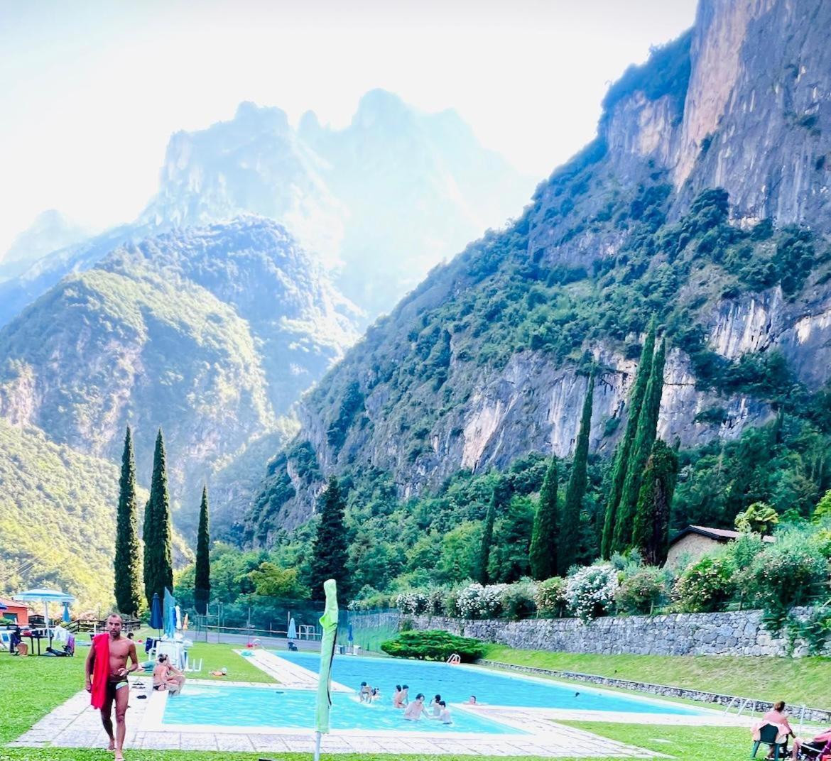 Casa Sara With Swimming Pool Apartment Riva del Garda Luaran gambar
