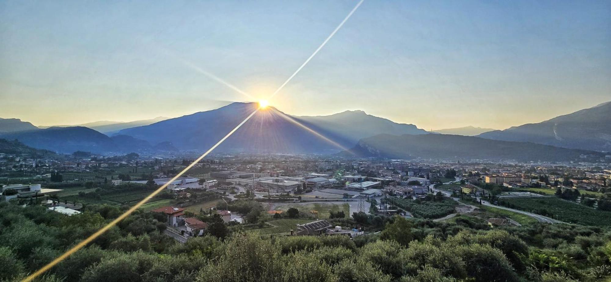 Casa Sara With Swimming Pool Apartment Riva del Garda Luaran gambar
