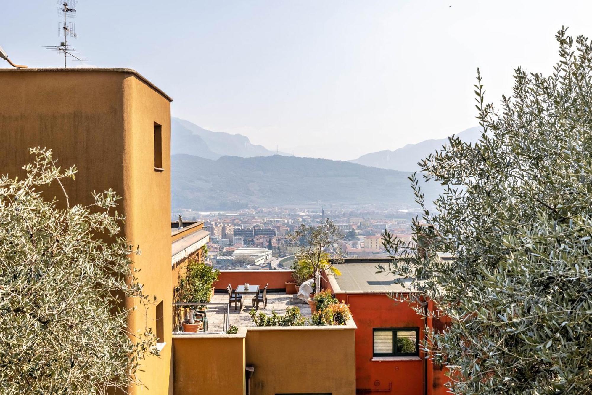Casa Sara With Swimming Pool Apartment Riva del Garda Luaran gambar