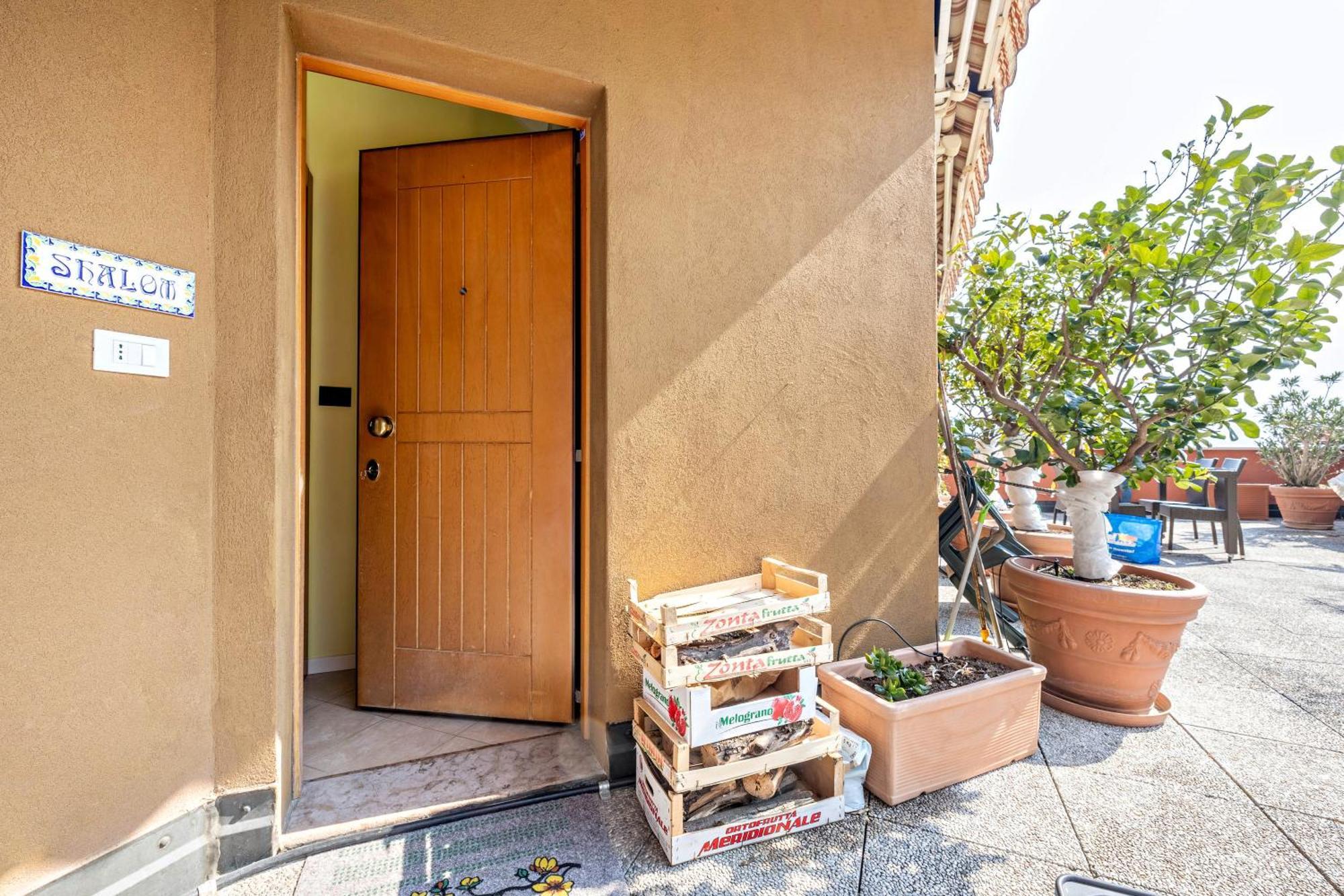 Casa Sara With Swimming Pool Apartment Riva del Garda Luaran gambar
