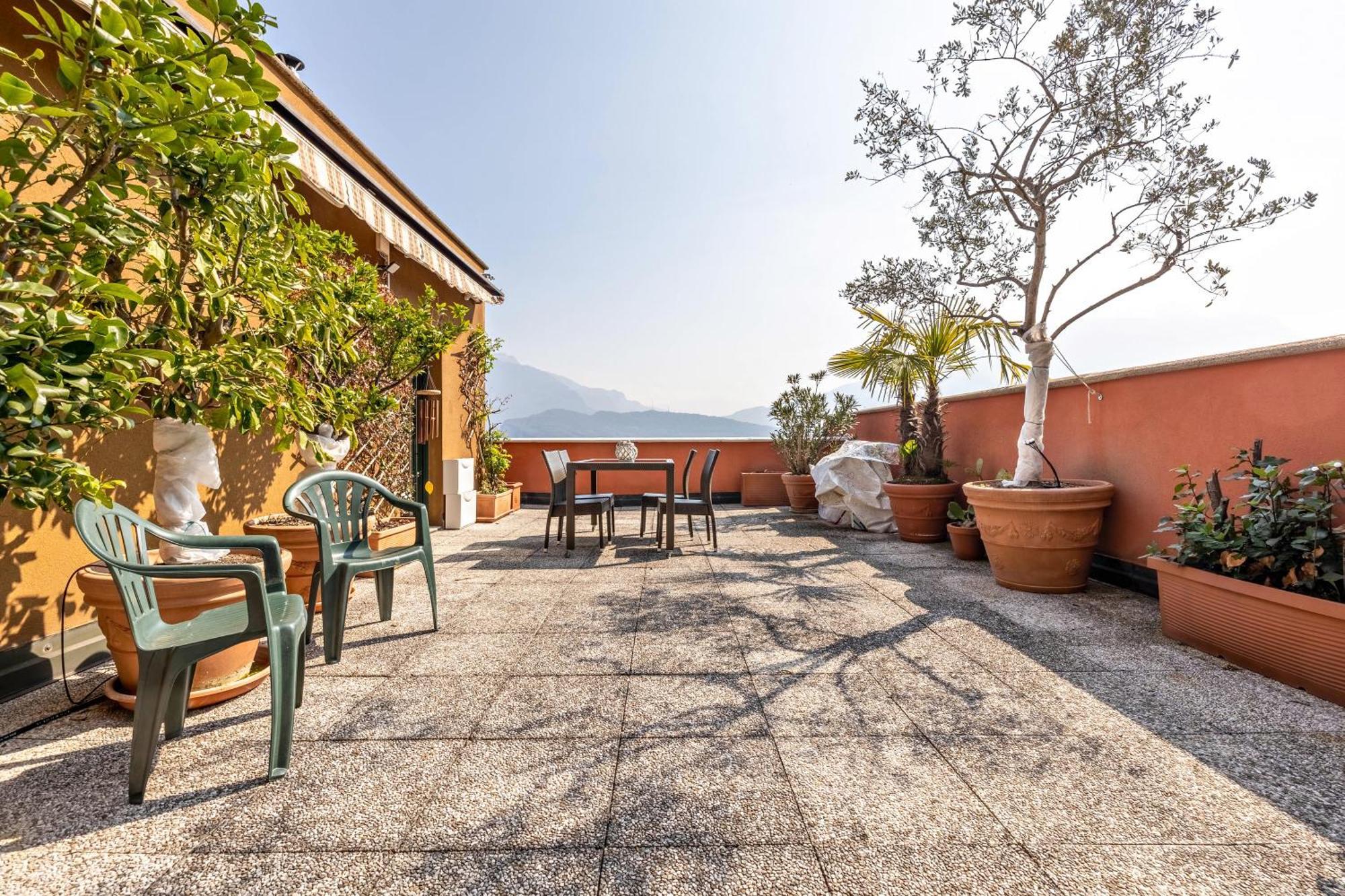Casa Sara With Swimming Pool Apartment Riva del Garda Luaran gambar